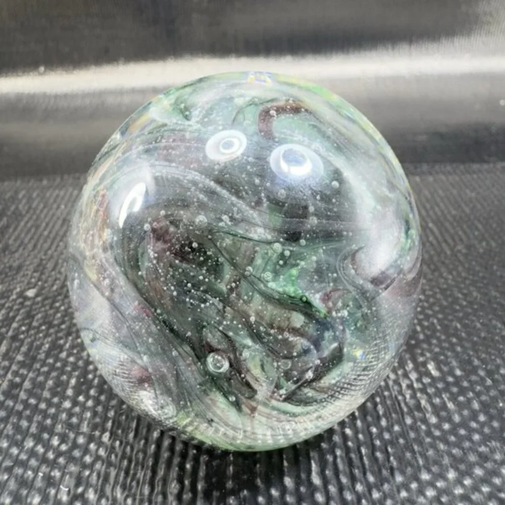 VTG‎ Dynasty Gallery Around The World Round Glass Paperweight Green Black Swirls